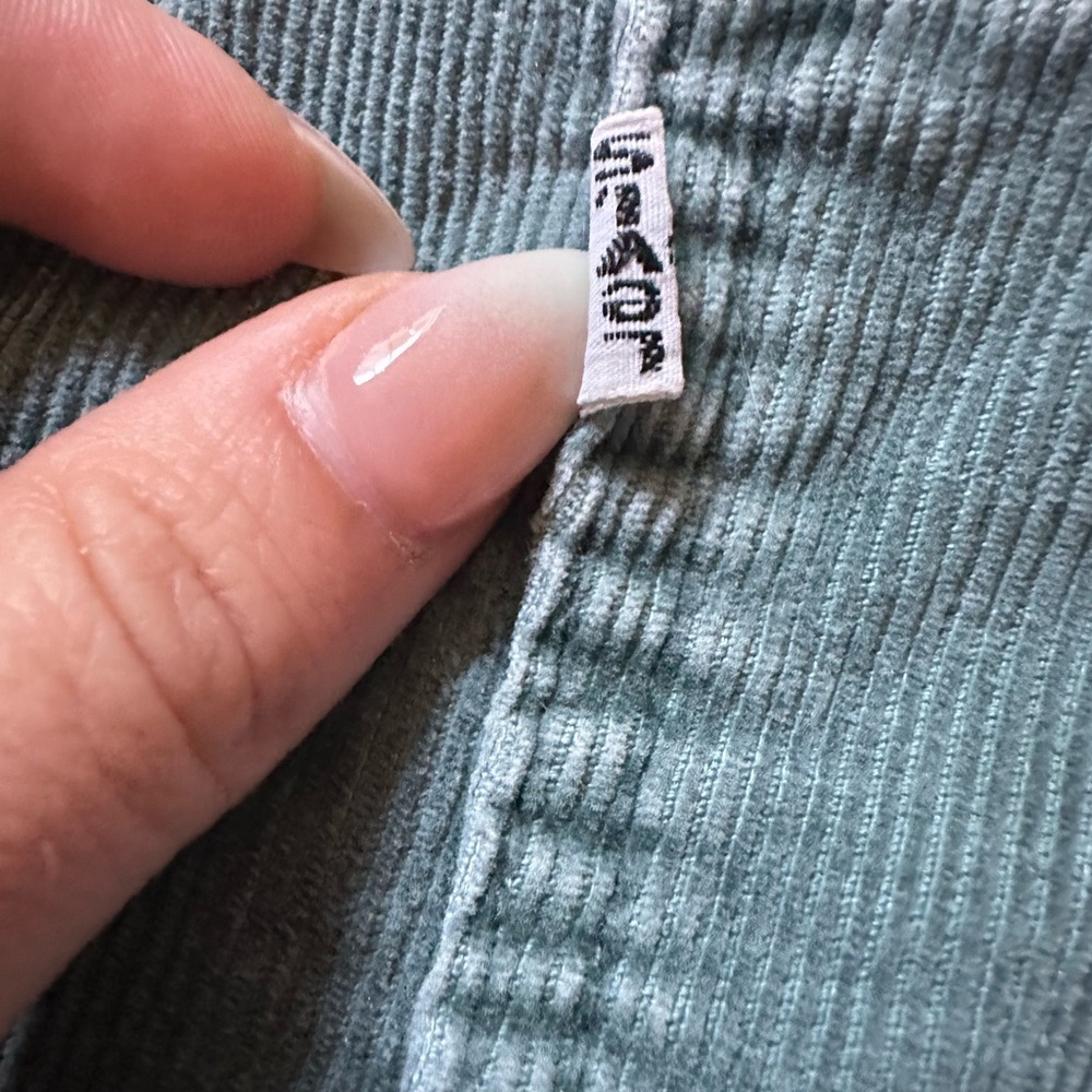 VTG Levi’s Women's 29x4 Sage Green Corduroy Cut Off Jean Shorts Y2K White Tab - Picture 11 of 12